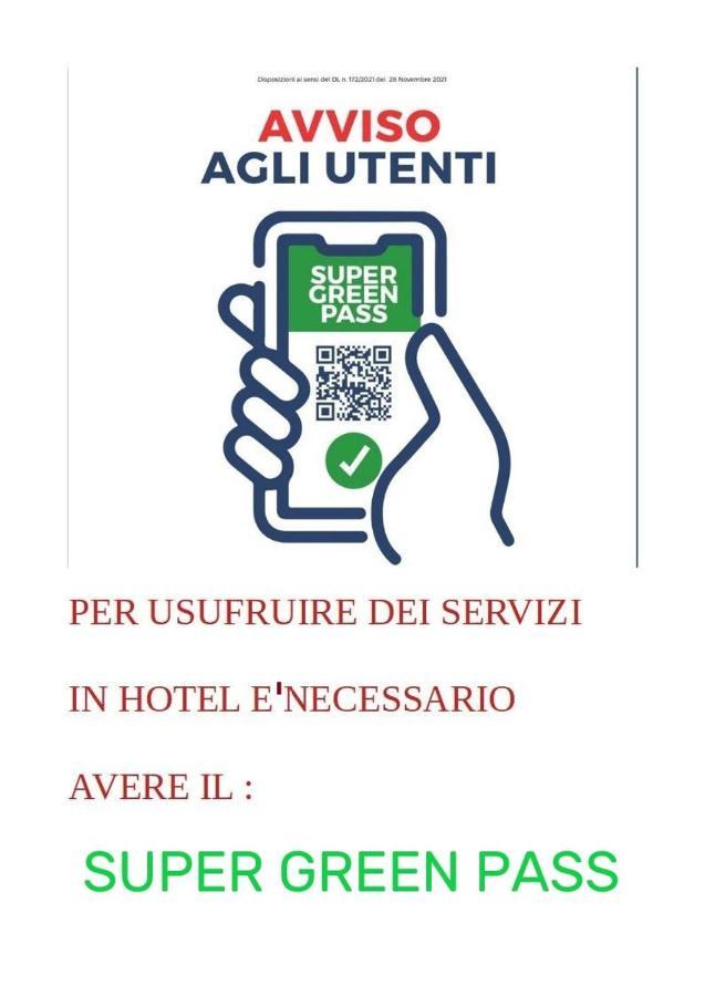 Hotel La Milanese Пиетра Лигуре Екстериор снимка
