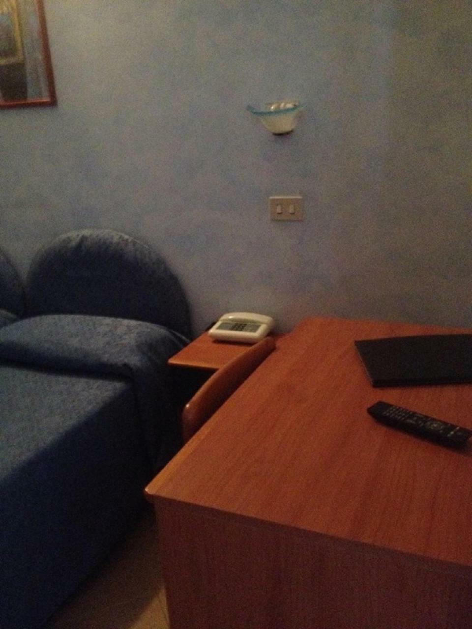 Hotel La Milanese Пиетра Лигуре Екстериор снимка