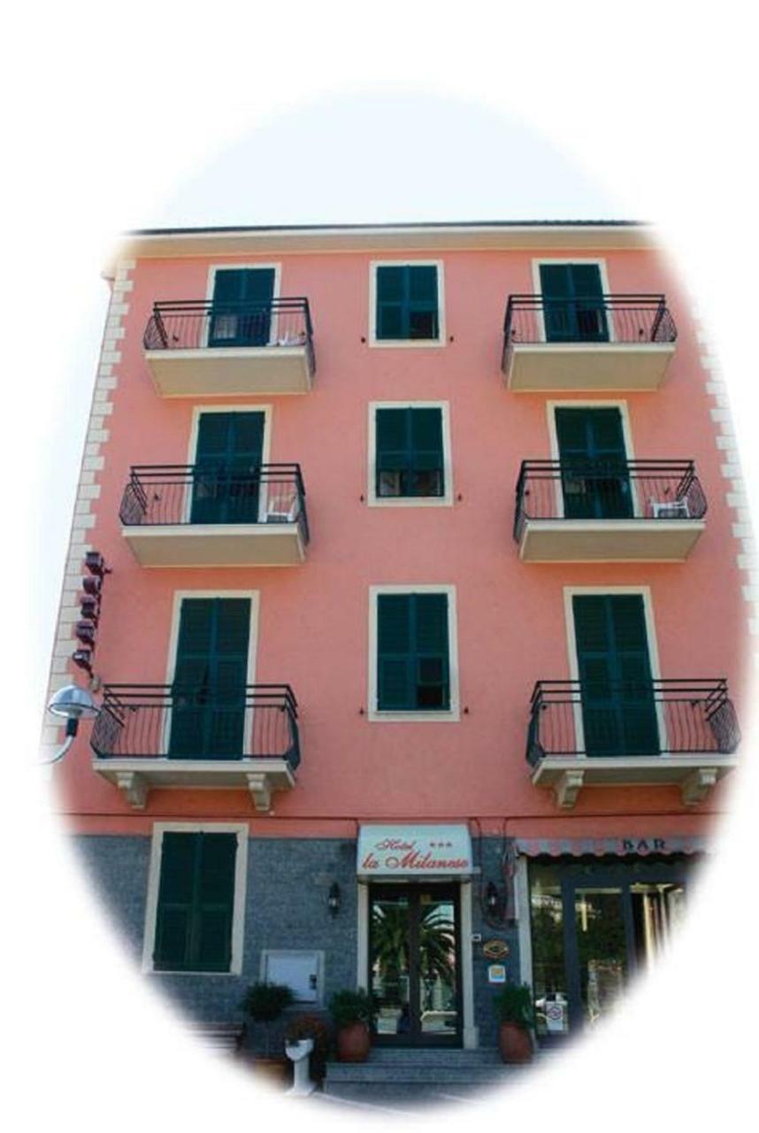 Hotel La Milanese Пиетра Лигуре Екстериор снимка